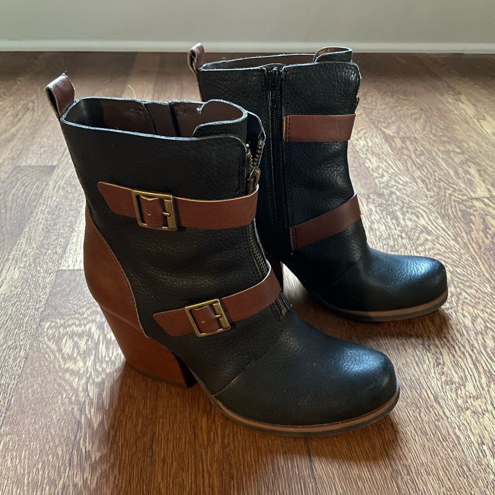 Korks by Kork-Ease Richard two-tone leather ankle boots